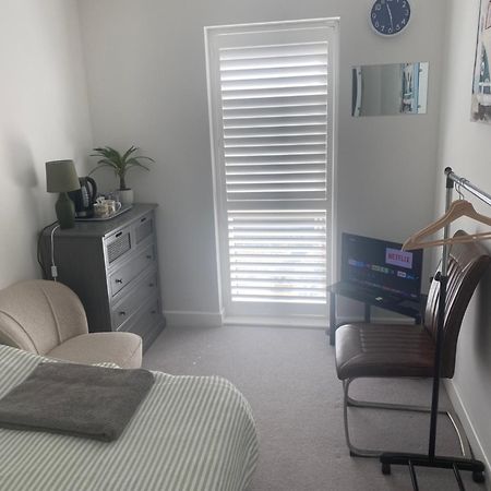 Small Double Room To Rent นิวเฮเวน ภายนอก รูปภาพ