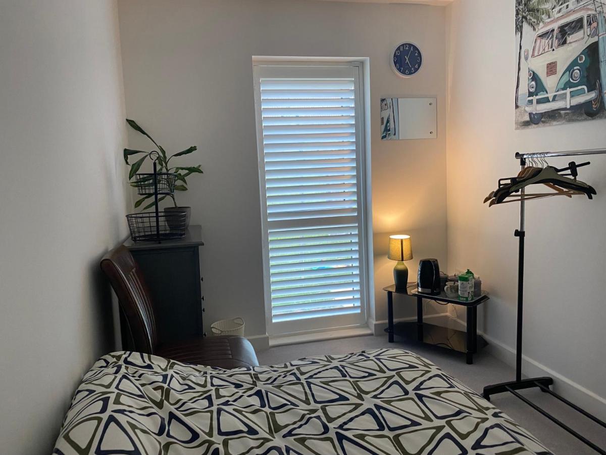 Small Double Room To Rent นิวเฮเวน ภายนอก รูปภาพ